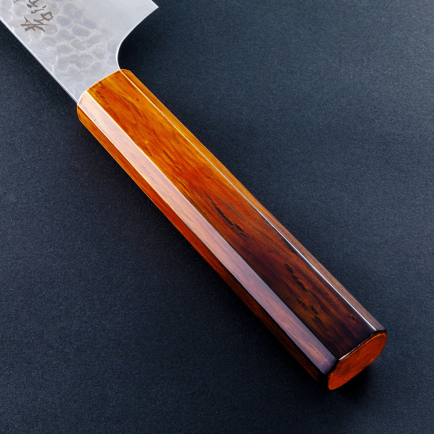堺孝行　33層ダマスカス槌目　剣型牛刀190㎜　樫漆シリーズ　焼漆莉